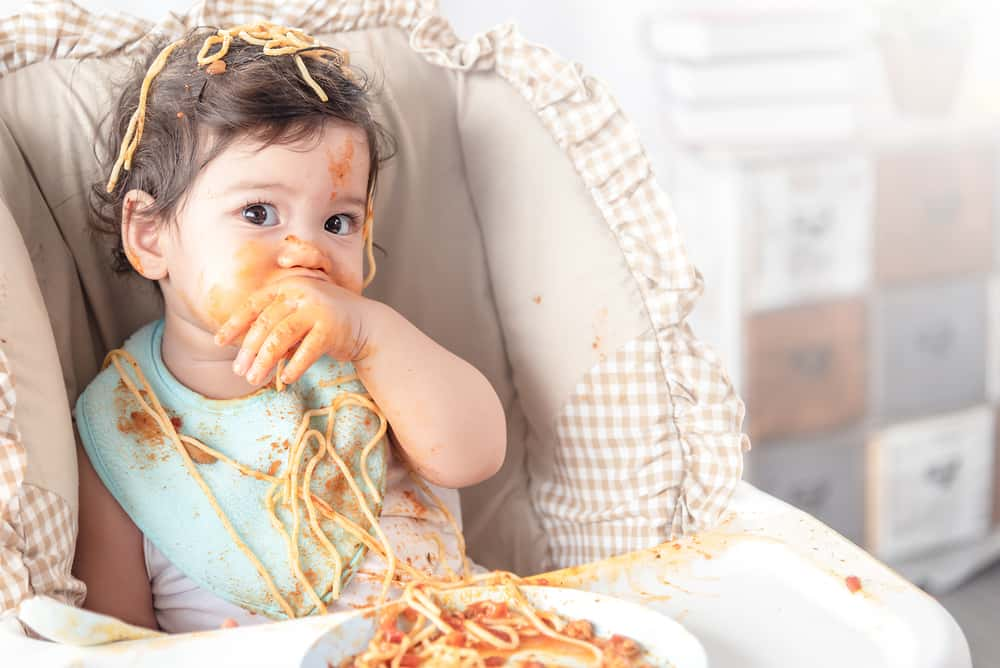 Trẻ 7 - 8 tháng tuổi có thể tự an các loại thức ăn yêu thích