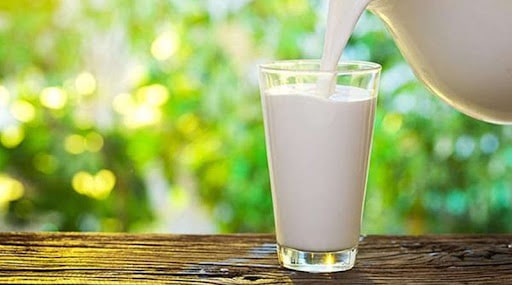 Sau sinh uống sữa tươi được không | Chuyên Gia Tư Vấn